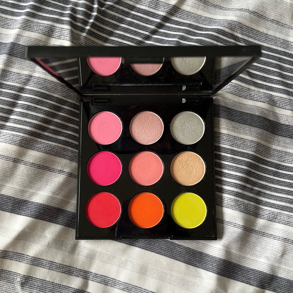 Morphe 9 Pan Artistry Eyeshadow Palette